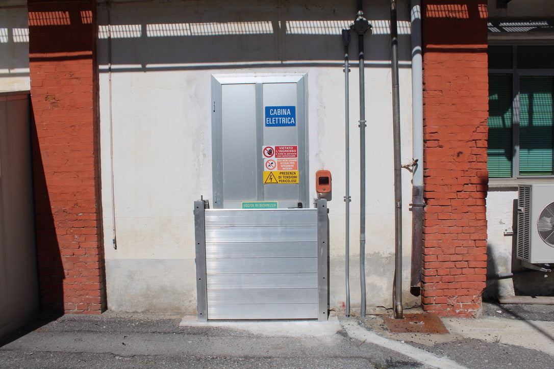 B100 - Face Fixed Flood Barrier System (T16)